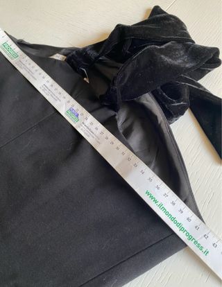 Top elegante SILVIAN HEACH nero con fiocco