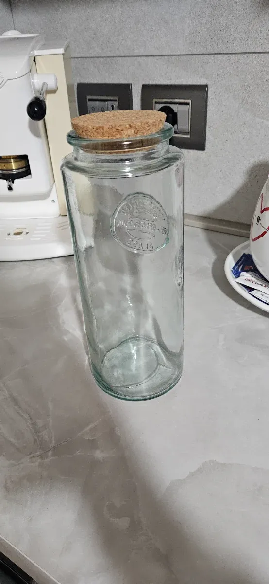 Barattolo in vetro con tappo in sughero