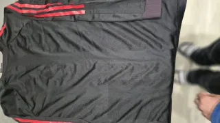 Sudadera Adidas Negra y Roja