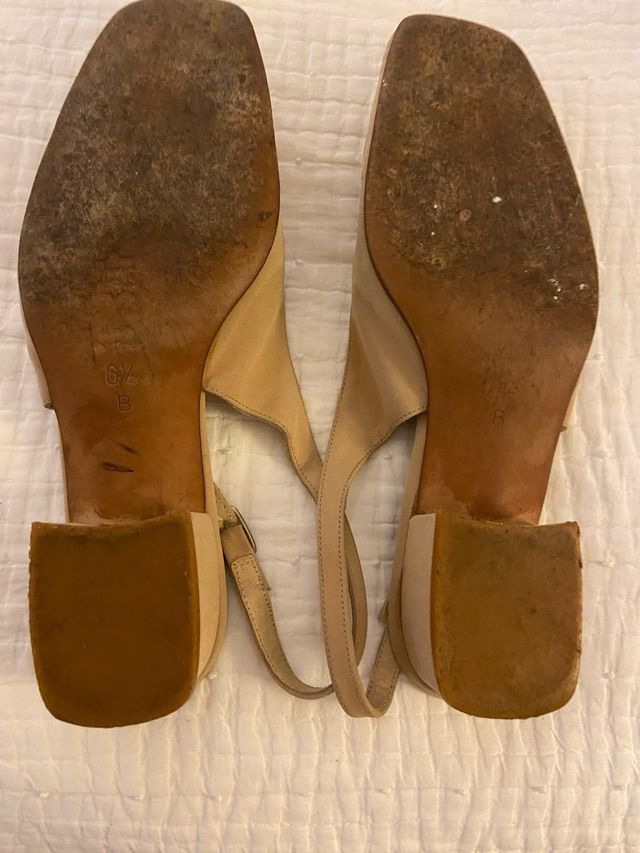 Zapatos destalonados DKNY beige talla 36