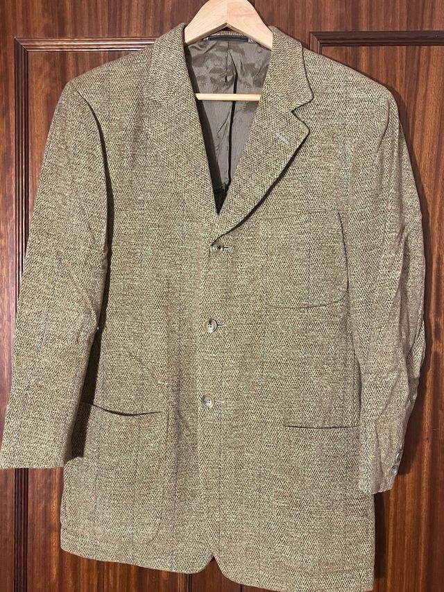 Americana de tweed beige y marrón