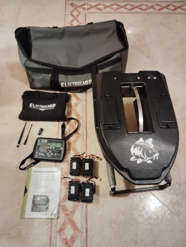 Barco Cebador Carpio C3 Hybrid,sonda y GPS