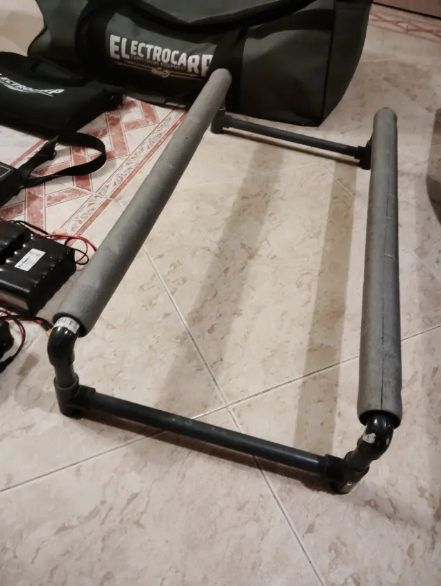 Barco Cebador Carpio C3 Hybrid,sonda y GPS