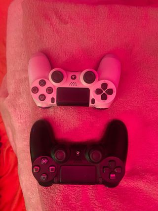 Mandos PS4 blanco y negro