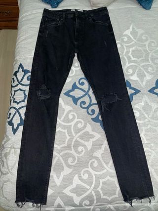 Pantalón negro skinny T40