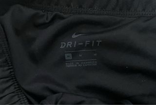 Short deportivo Nike negro