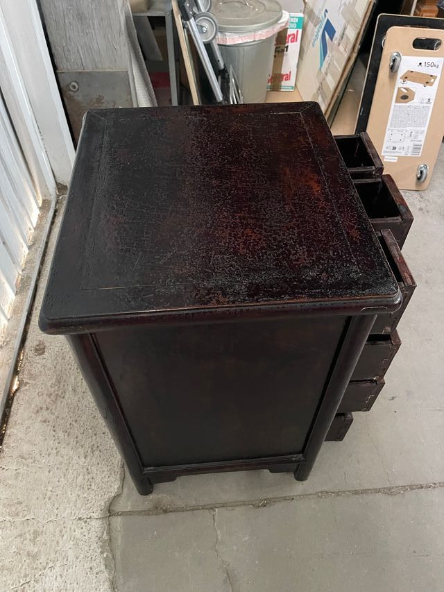 Mesita auxiliar de madera con cajones antigua