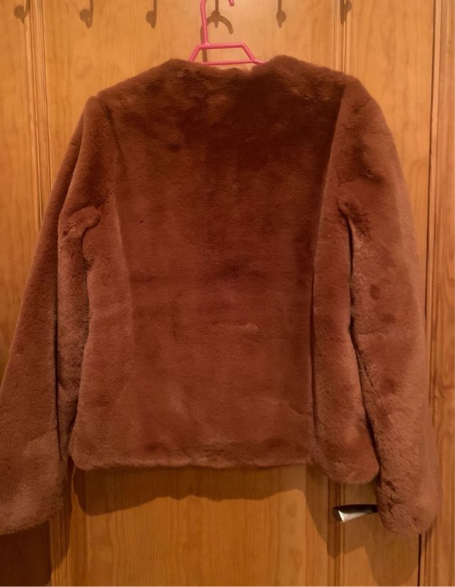 Abrigo pelo Stradivarius marrón