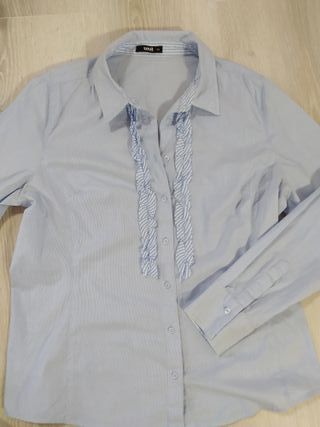 Camisa azul con volantes T.44