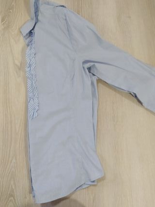 Camisa azul con volantes T.44