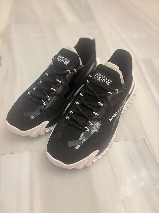 Scarpe Versace Jeans Couture fuori produzione