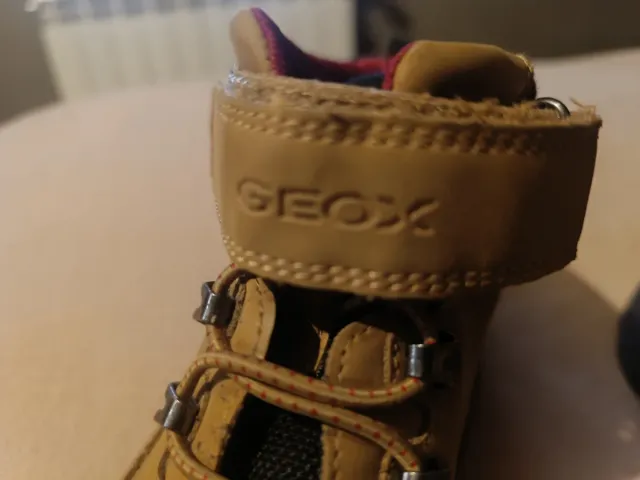 Stivaletti Geox per bambini marroni e neri