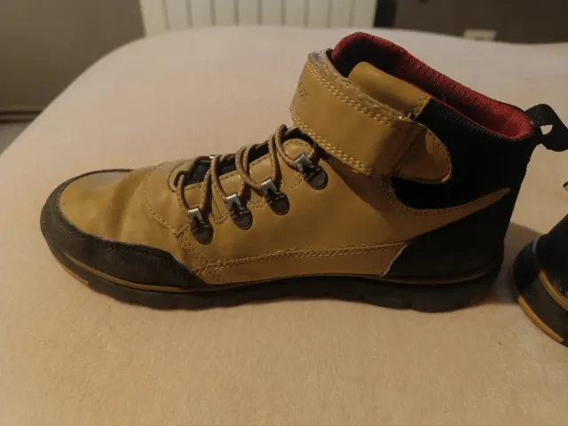 Stivaletti Geox per bambini marroni e neri