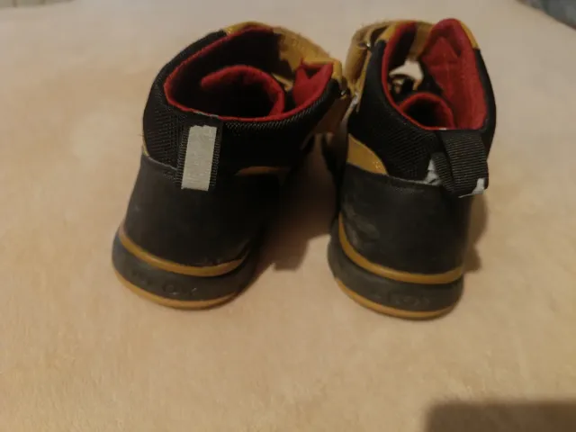 Stivaletti Geox per bambini marroni e neri