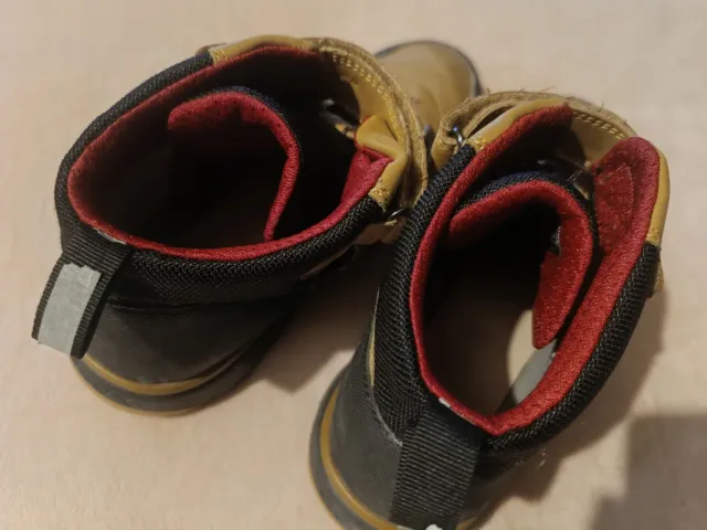 Stivaletti Geox per bambini marroni e neri