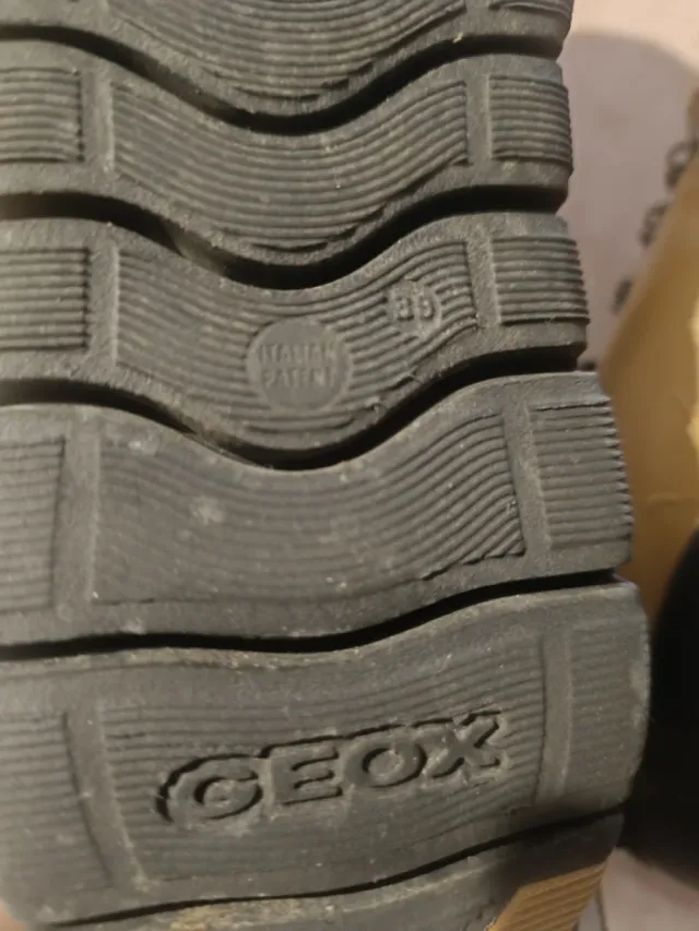 Stivaletti Geox per bambini marroni e neri