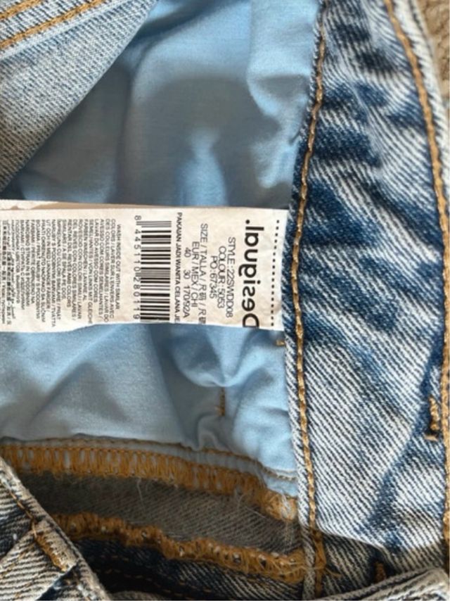 Jeans Desigual azzurri con decorazioni