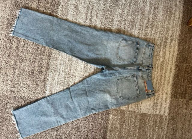 Jeans Desigual azzurri con decorazioni