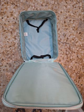 Maleta infantil Frozen con ruedas.