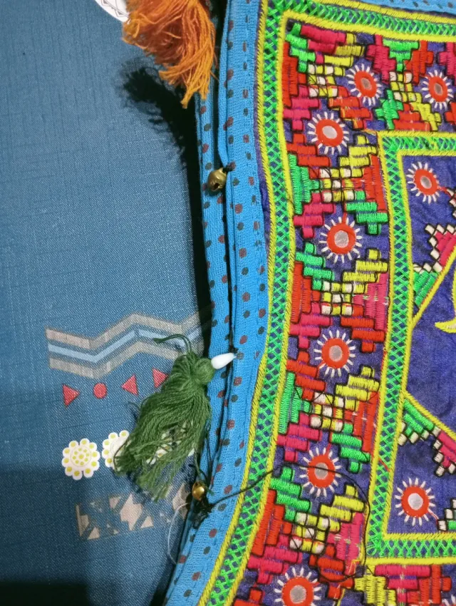 Bolso artesanal bordado elefante