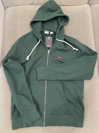 Sudadera Levi's verde con capucha