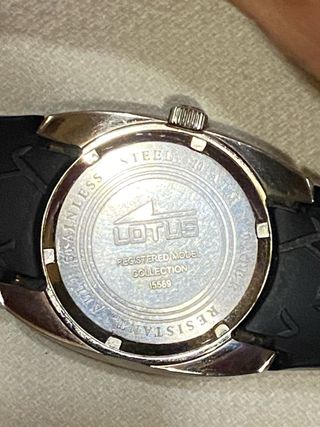 Reloj Lotus Mujer Negro y Plateado