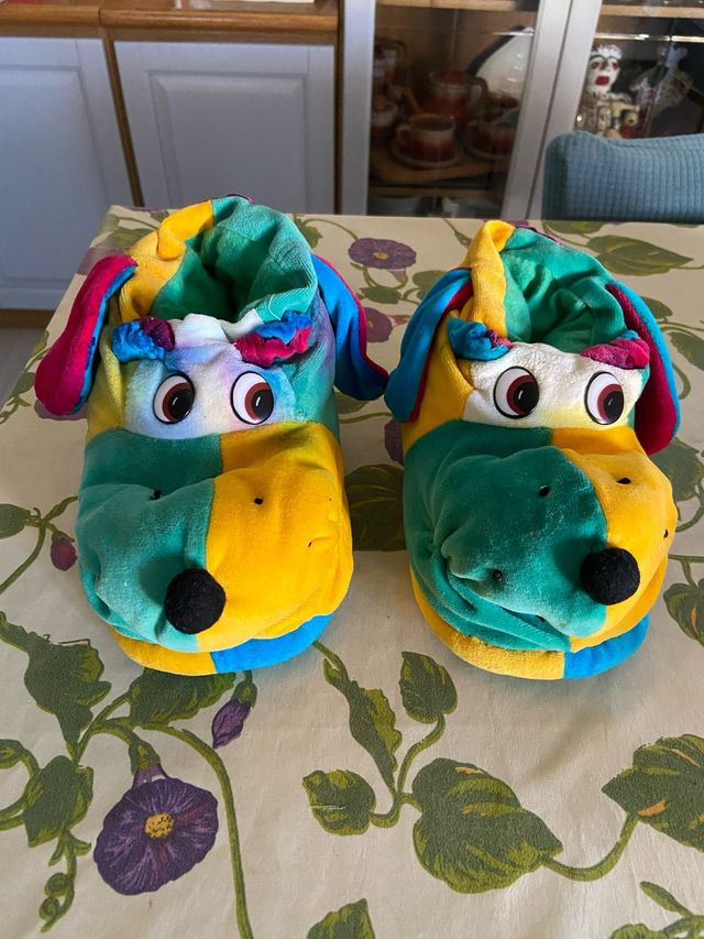 Pantuflas divertidas de perro multicolor