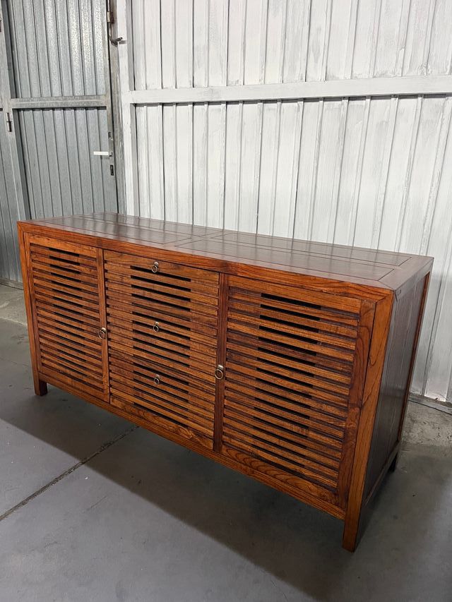 Aparador de madera maciza