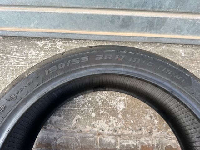 Pareja Neumáticos Metzeler M9 RR