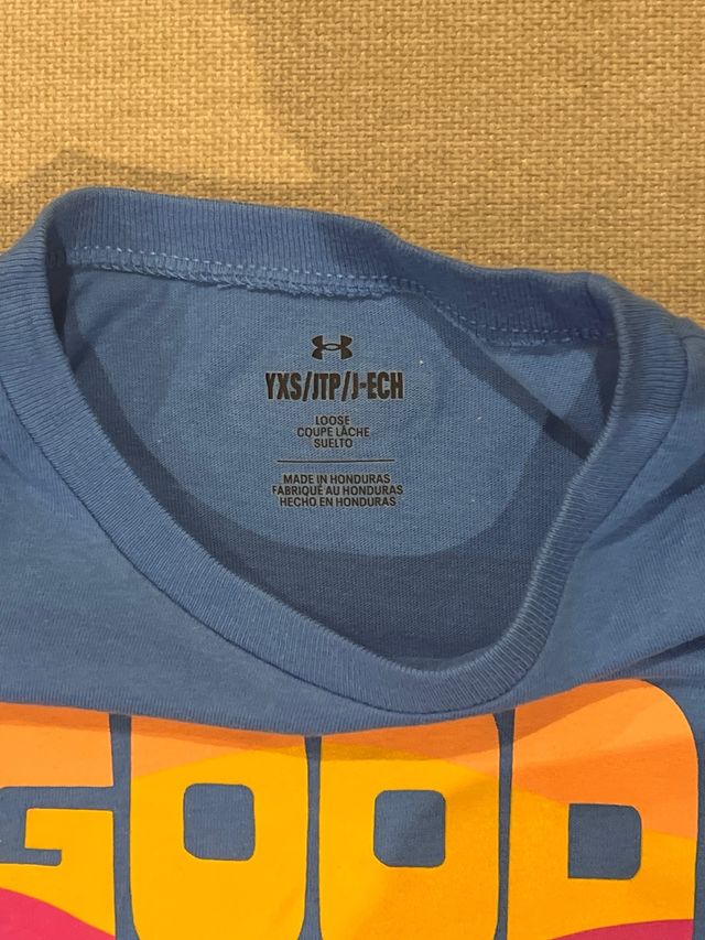 T-shirt Under Armour Criança YXS Azul