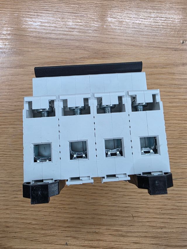 Magnetotérmico RV30NC420 4P 63A C 6kA REVALCO