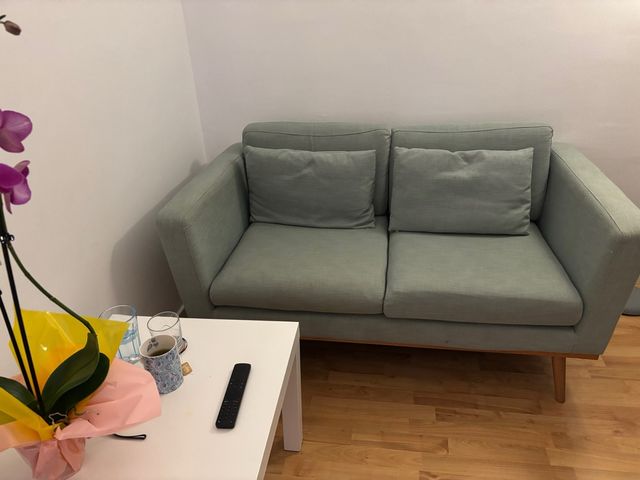 Sofá 140cm verde claro lavable