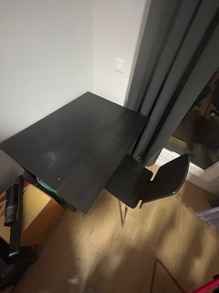 Mesa escritorio IKEA negra extensible