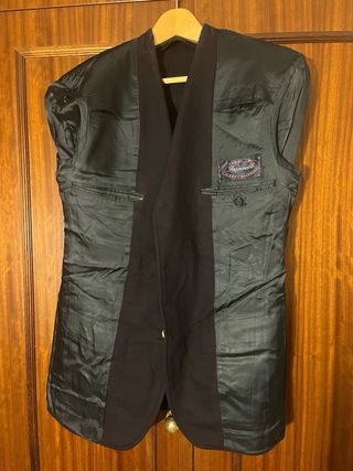 Americana azul con botones dorados