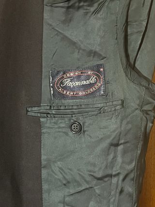 Americana azul con botones dorados