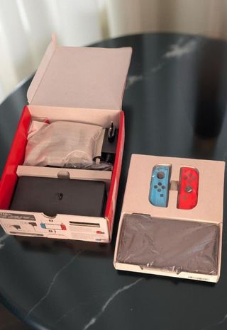 Nintendo Switch OLED - Como Nueva
