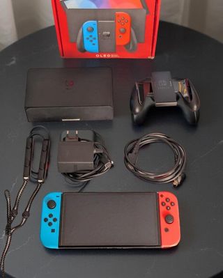Nintendo Switch OLED - Como Nueva