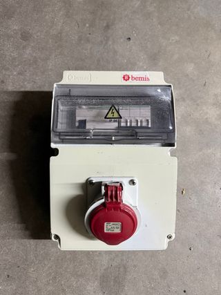 Cuadro protección eléctrica trifásica