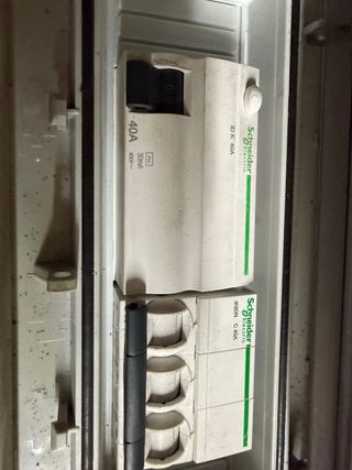 Cuadro protección eléctrica trifásica