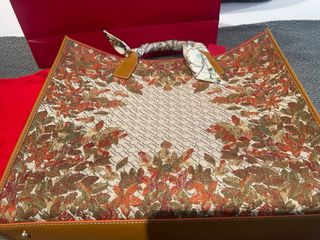 Bolso Carolina Herrera Beige y Rojo