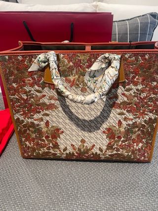 Bolso Carolina Herrera Beige y Rojo