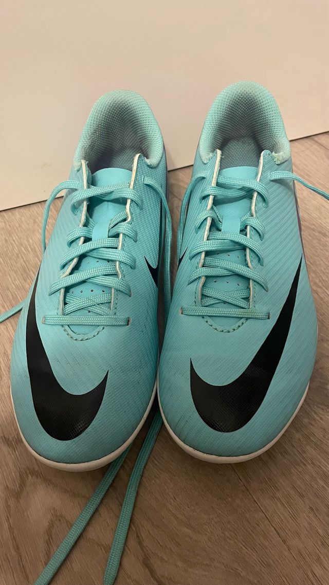 Botas de fútbol Nike niño azul