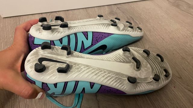 Botas de fútbol Nike niño azul