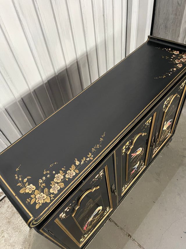 Cómoda antigua restaurada