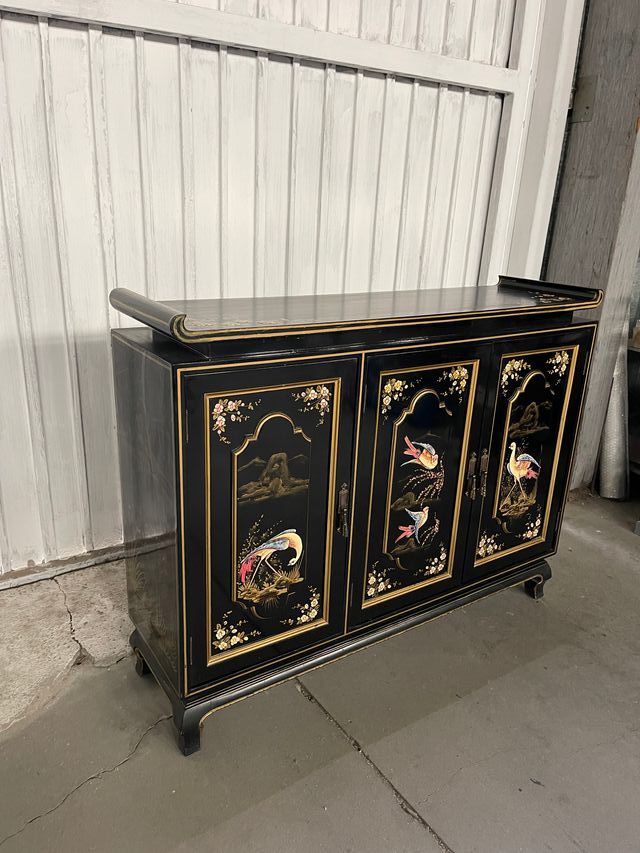 Cómoda antigua restaurada