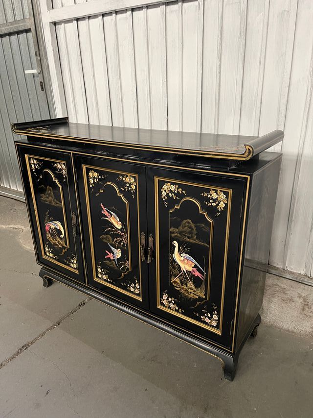 Cómoda antigua restaurada