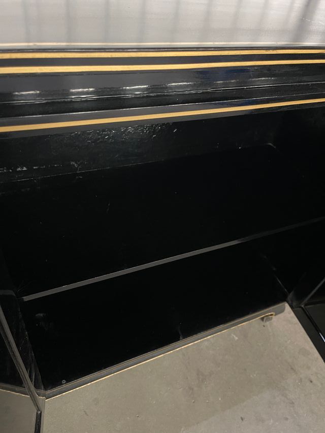 Cómoda antigua restaurada