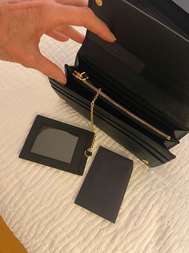 Billetera Prada Piel Negra Mujer Sin Estrenar