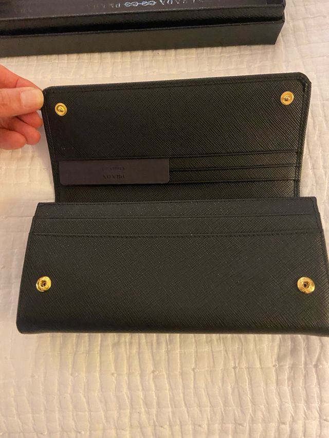 Billetera Prada Piel Negra Mujer Sin Estrenar