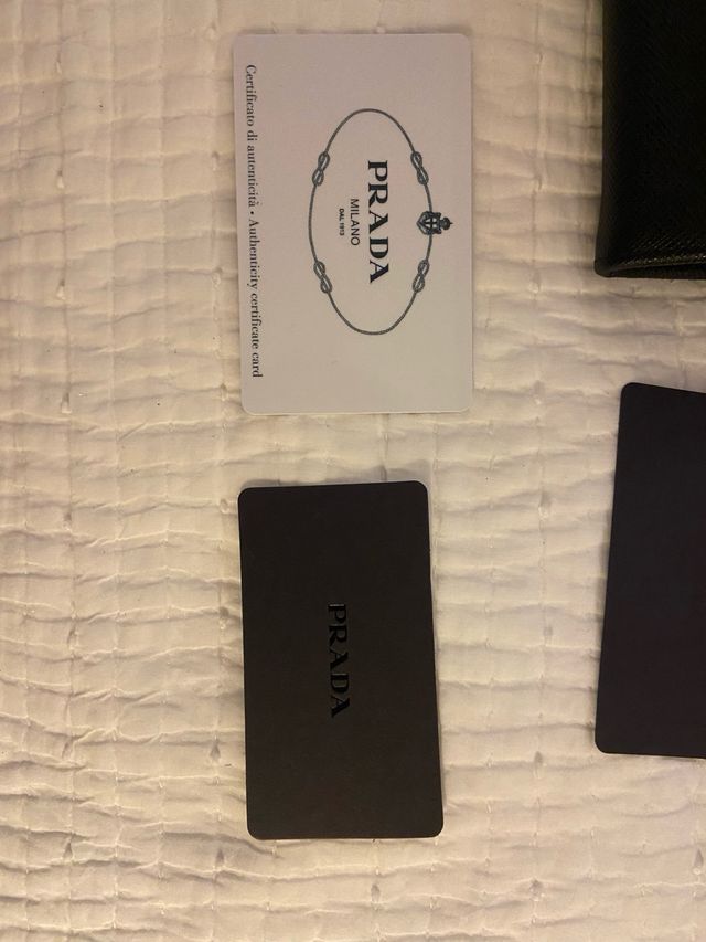 Billetera Prada Piel Negra Mujer Sin Estrenar